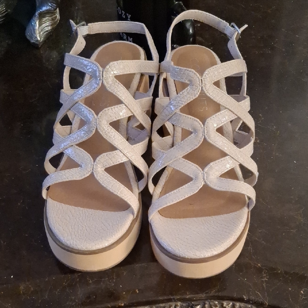 Women's Cream Strappy Sandals